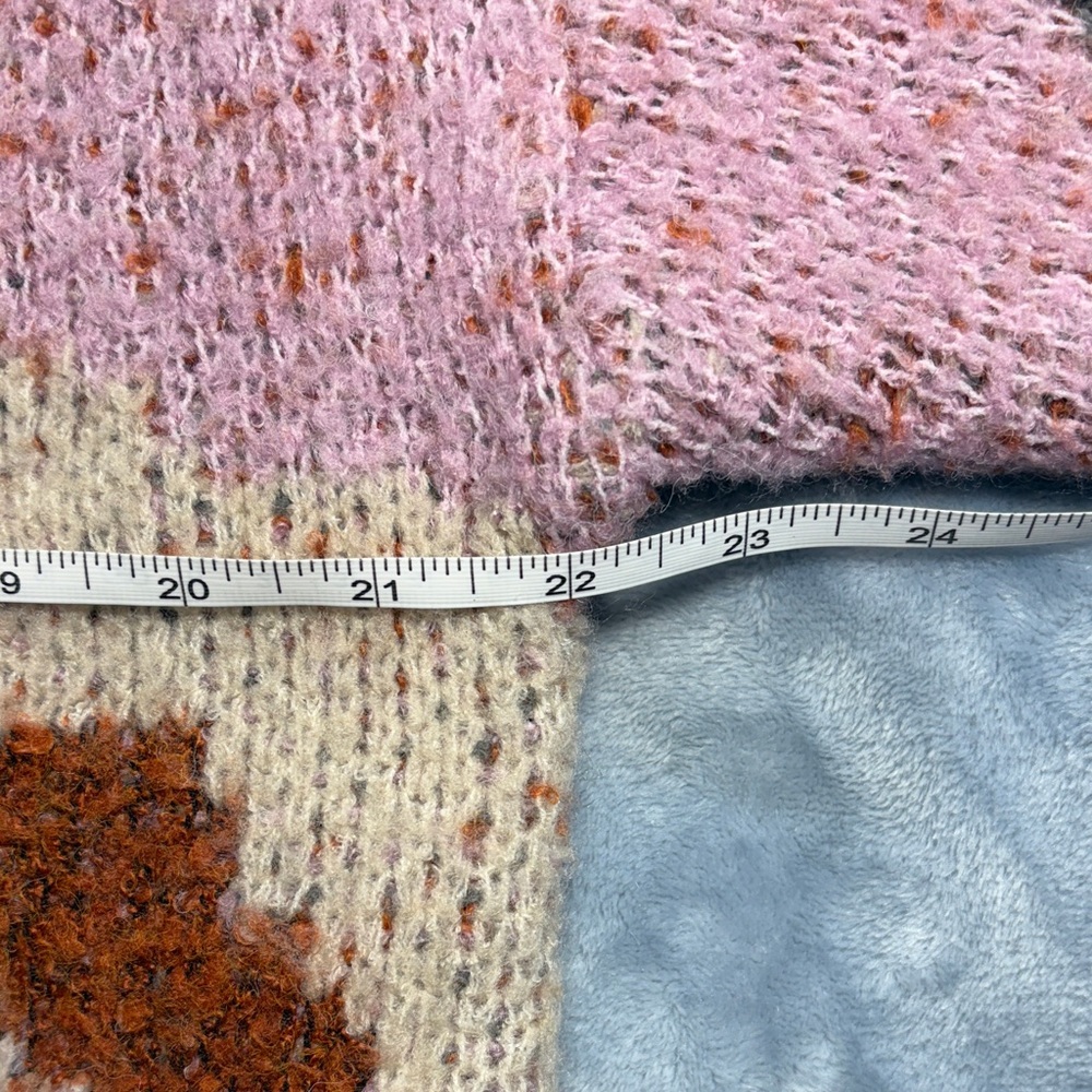 Elodie Pink and Gray Patterned Crewneck Sweater - Picture 4 of 7